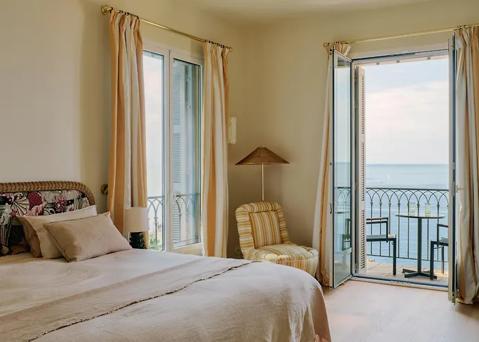 Hôtel La Pérouse Nice Baie des Anges